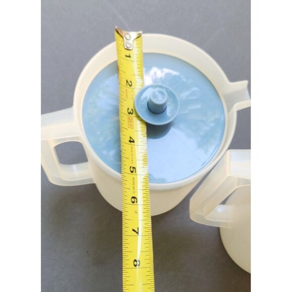 (2) Vintage TUPPERWARE Pitchers #1575 & #1676 Frosted w/ Push Button Tops - Picture 5 of 11